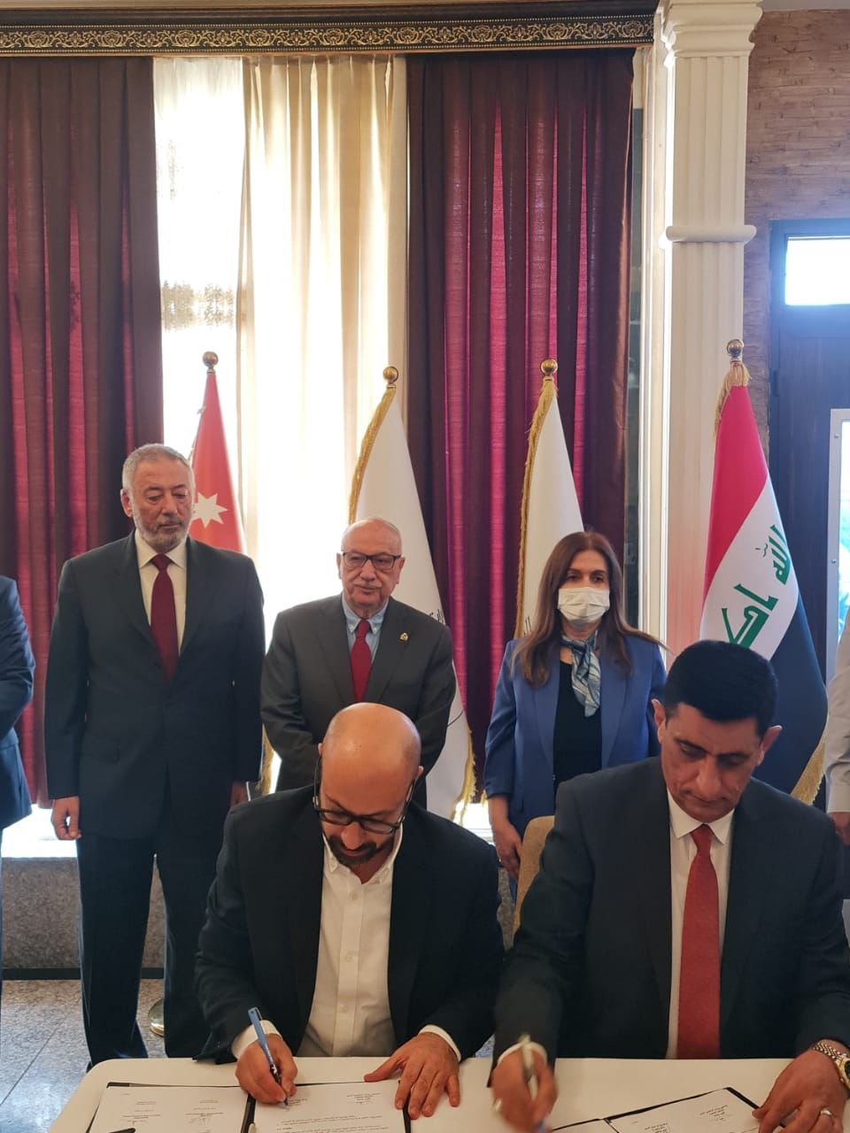 وزير الاشغال يعقد لقاءين منفصلين مع وزيري الإعمار والتخطيط العراقيين