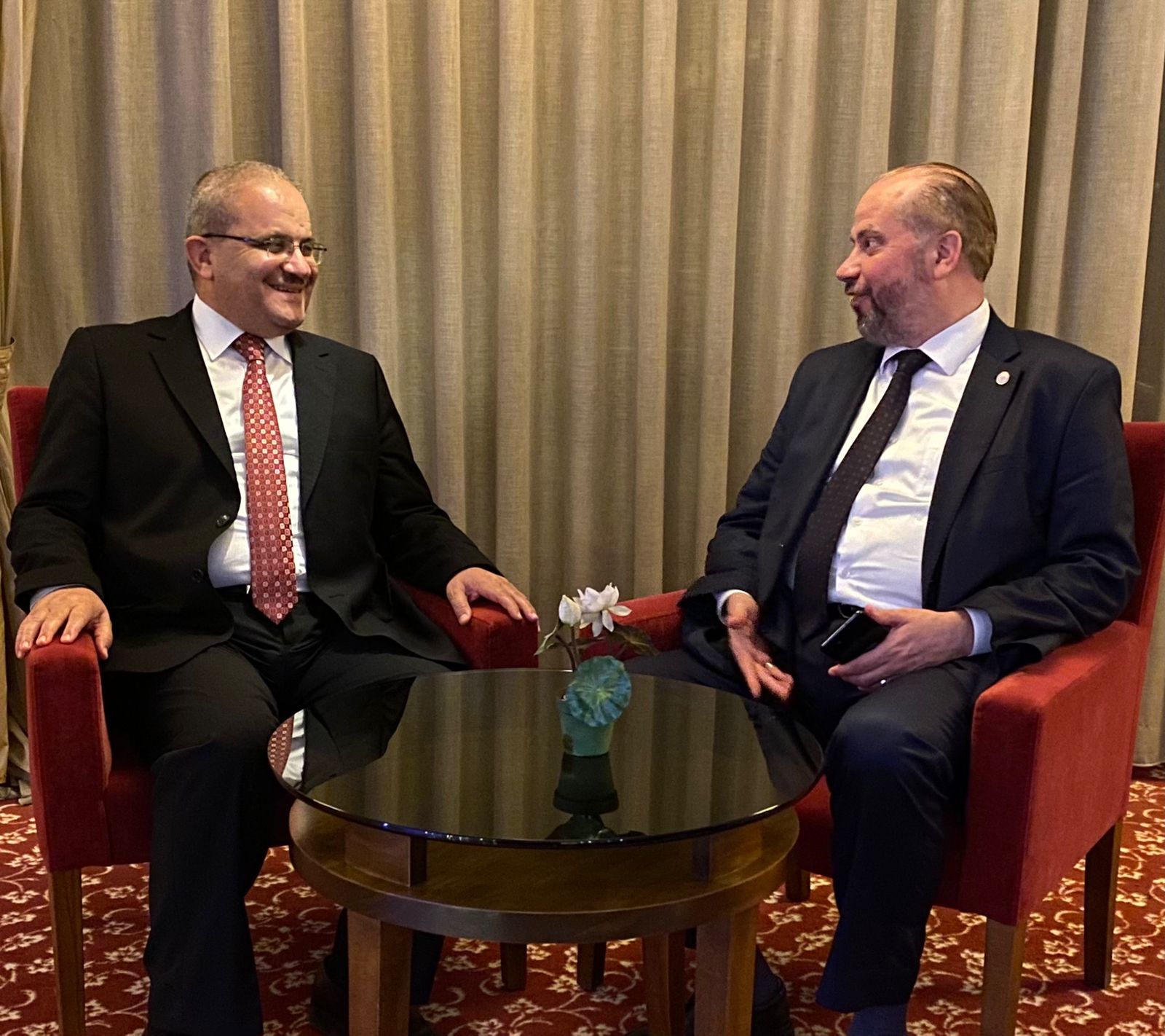 عبيدات رئيسًا لمؤتمر الاستثمار والتنمية المستدامة في القمة الدولية الأولى لاتحاد الجامعة الدولي 