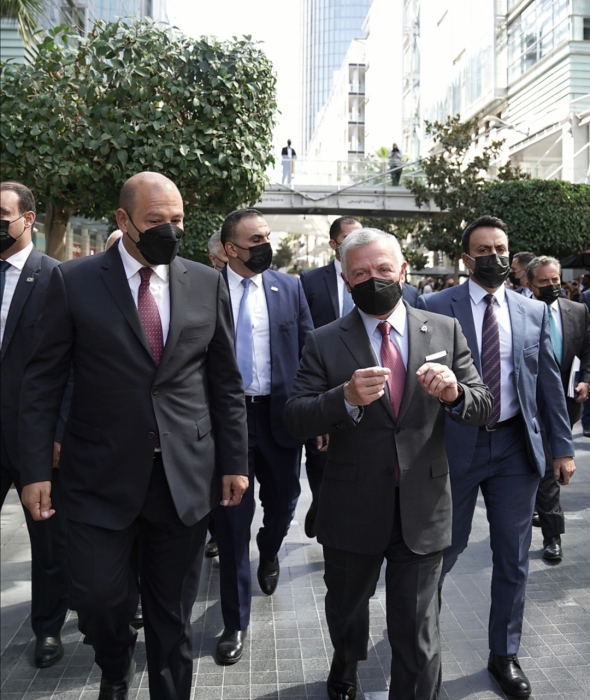 الملك يزور شركة العبدلي للاستثمار والتطوير ويؤكد أهمية جذب المزيد من الاستثمارات لتوفير فرص العمل