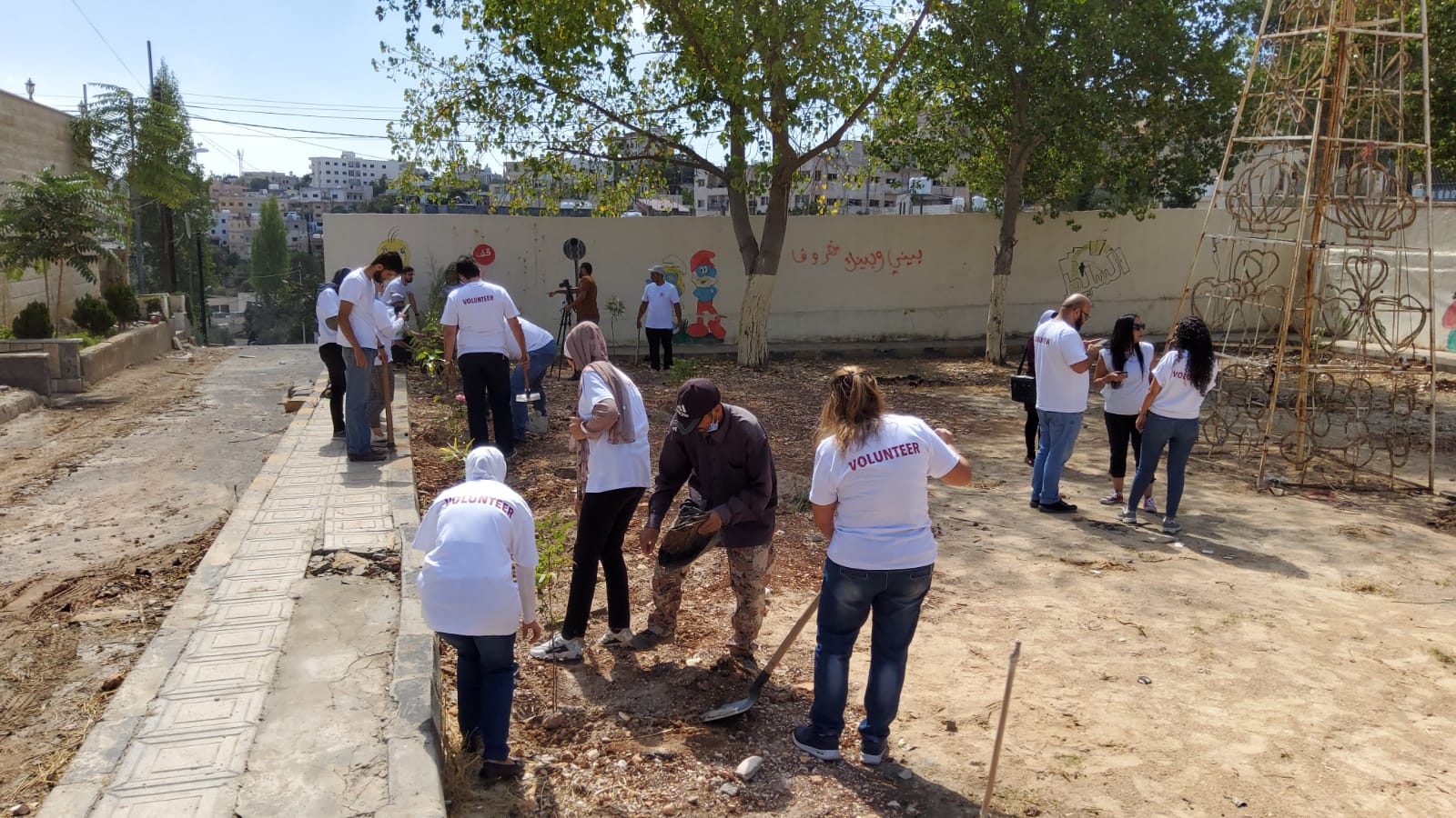 بلدية السلط و كاريتاس السلط تطلقان مبادرة لزراعة الأشجار في حديقة البقيع التابعة للبلدية