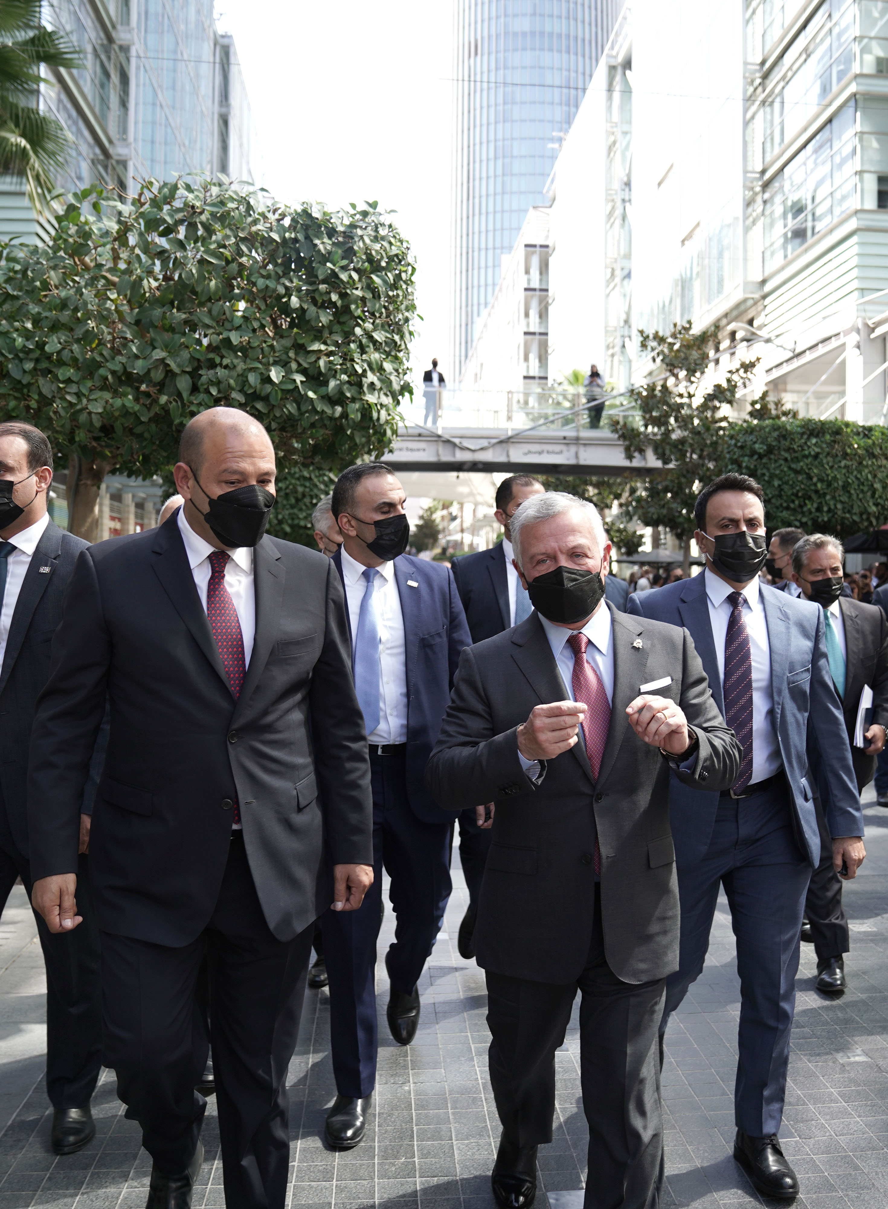 الملك يزور شركة العبدلي للاستثمار والتطوير ويؤكد أهمية جذب المزيد من الاستثمارات لتوفير فرص العمل