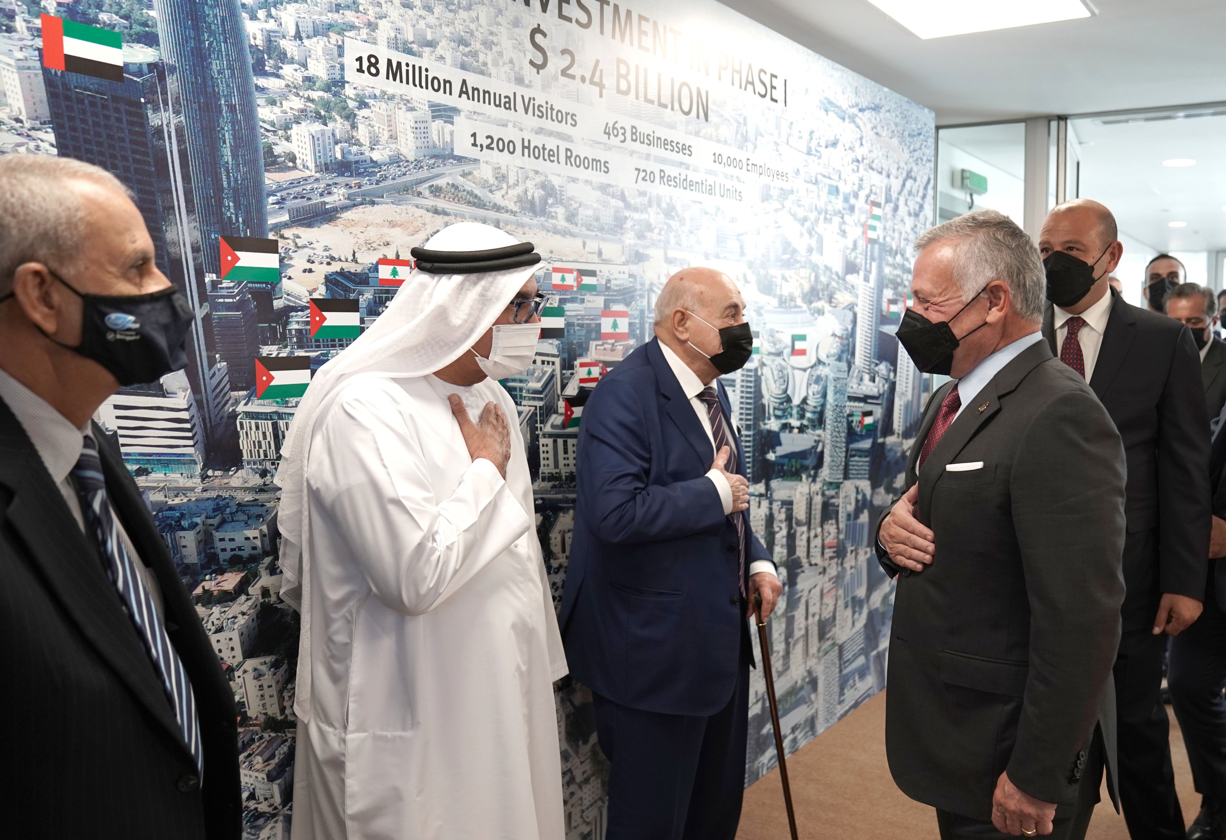 الملك يزور شركة العبدلي للاستثمار والتطوير ويؤكد أهمية جذب المزيد من الاستثمارات لتوفير فرص العمل