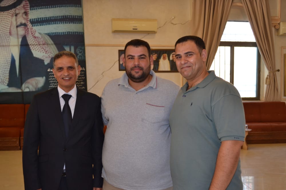 الحاج سلمان سمير البدر الخريشا يهنئ ابراهيم محيل عيطان السرحان بمناسبة عقد قران نجله باسل 