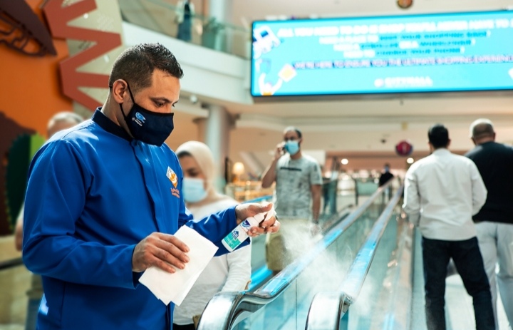 فاین للحلول المتكاملة تزود سیتي مول بمعقم الأسطح والمرافق