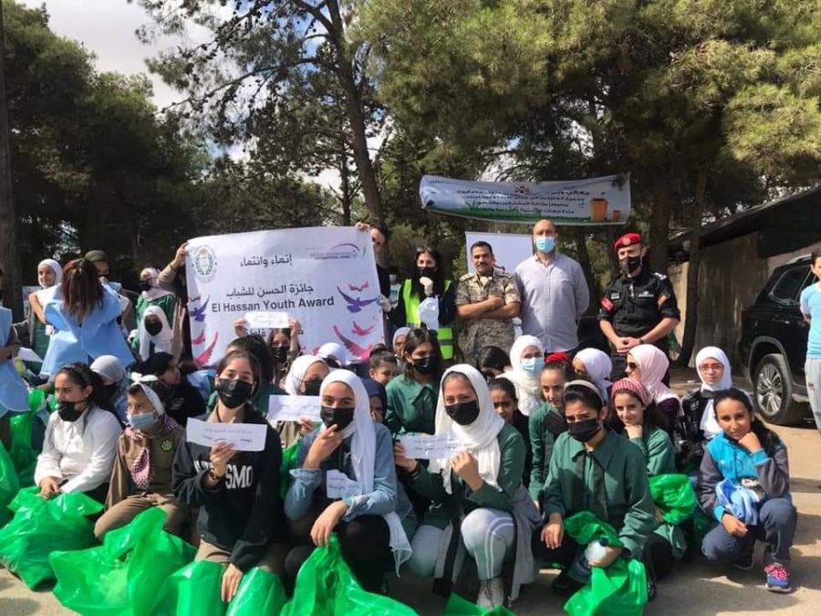 جائزة الحسن للشباب تشارك في حملة لتنظيف متنزه عمان القومي