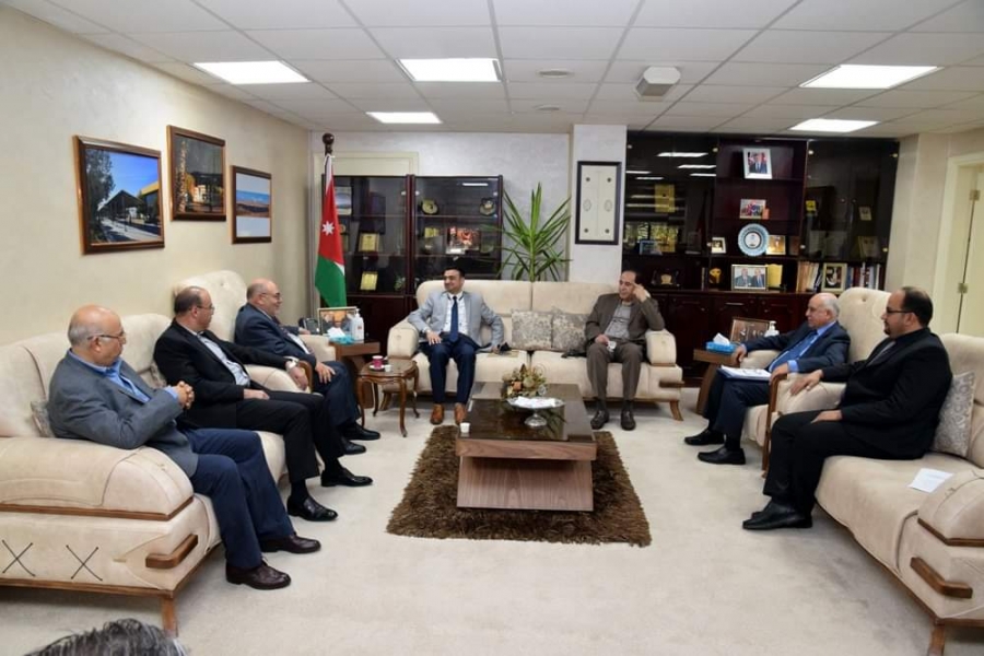 بحث إجراءات مباشرة عمل أطباء الجامعة الهاشمية في مستشفى الزرقاء الحكومي