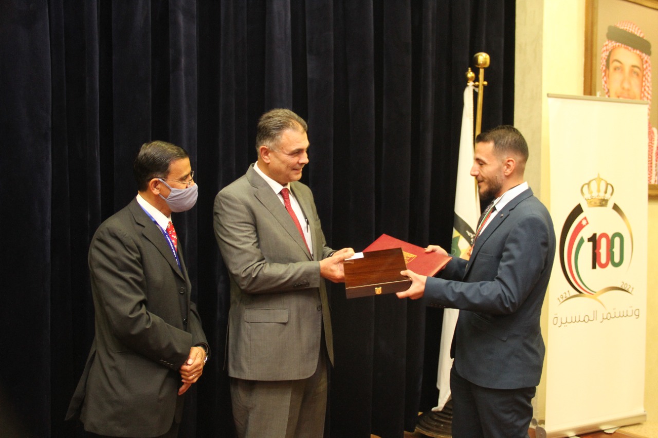 الزعبي : تقديم الافضل على مستوى البنية التحتية ونقل التكنولوجيا وتسخير كافة الامكانيات لأبنائنا الطلبة