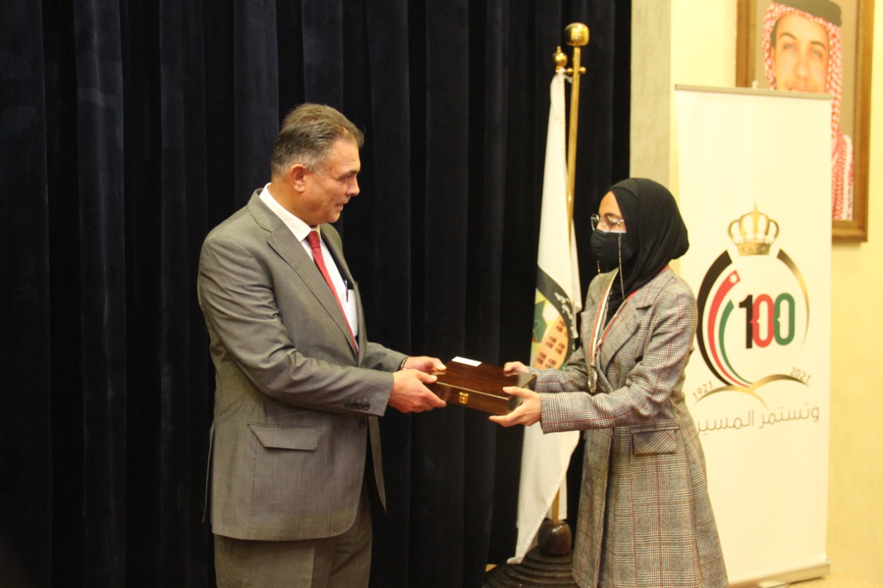 الزعبي : تقديم الافضل على مستوى البنية التحتية ونقل التكنولوجيا وتسخير كافة الامكانيات لأبنائنا الطلبة