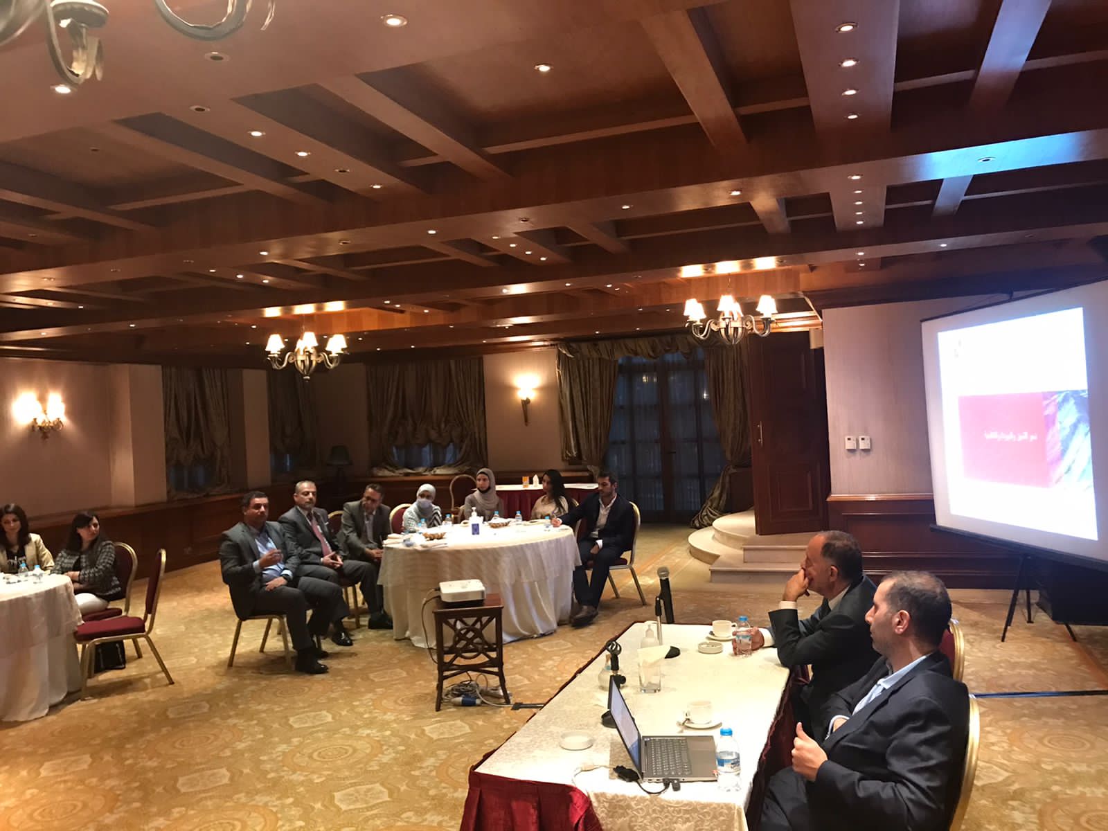 وزير المياه والري يلتقي أعضاء منتدى الاعمال الهندسي