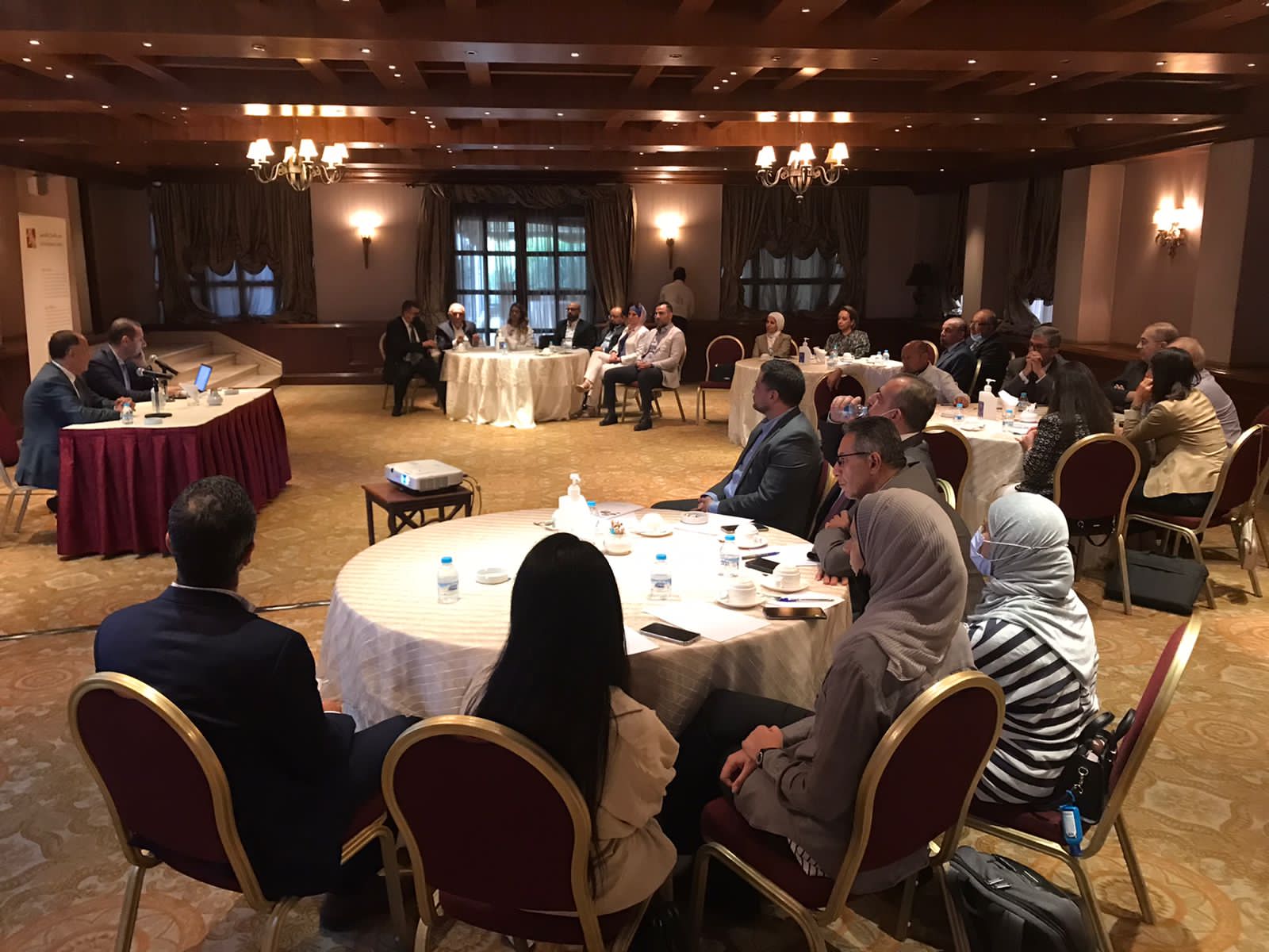 وزير المياه والري يلتقي أعضاء منتدى الاعمال الهندسي