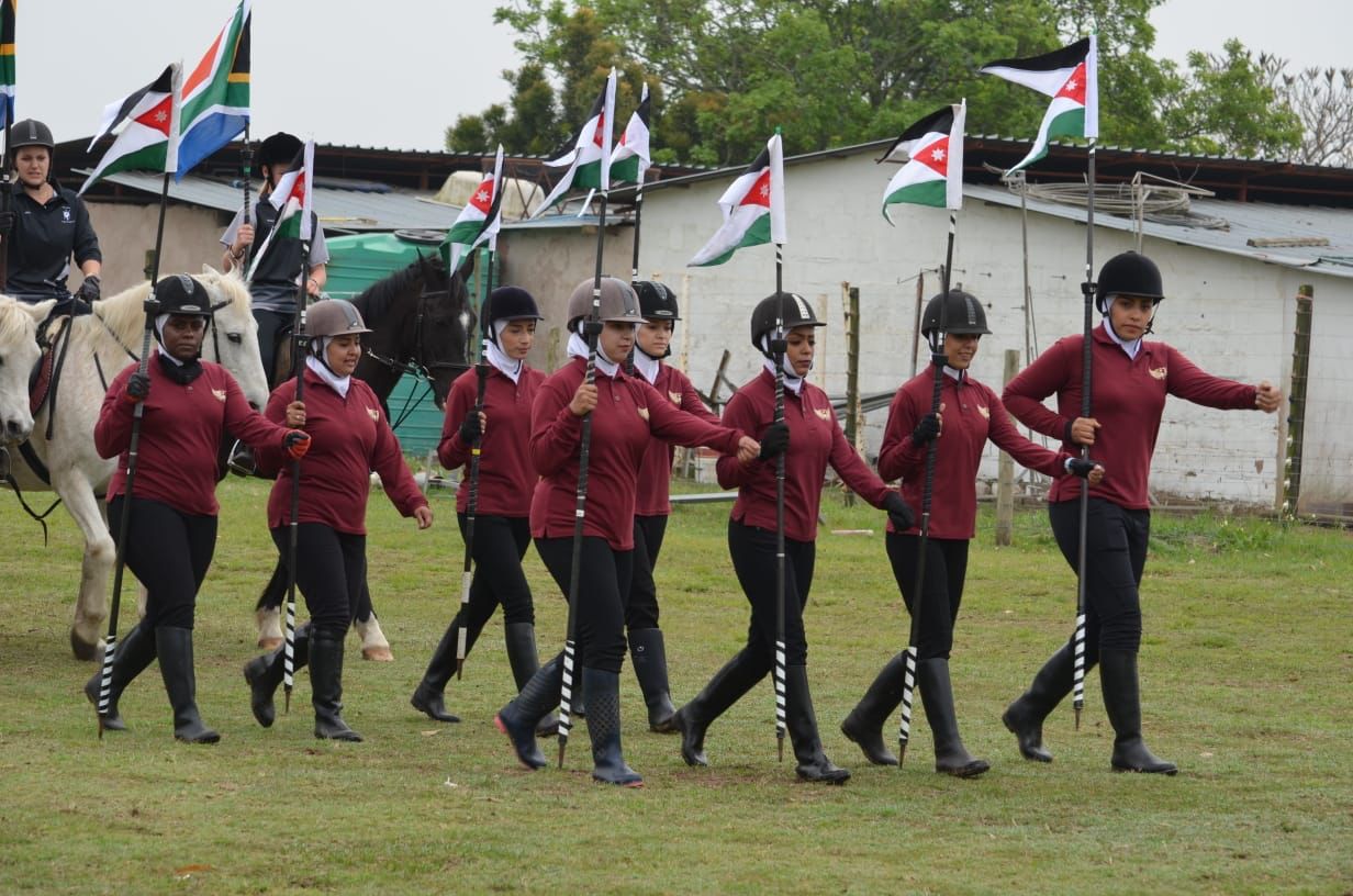 فارسات الأمن العام يحصدن المراكز الأولى في دورة العاب الفروسية لالتقاط الأوتاد المقامة في جنوب افريقيا