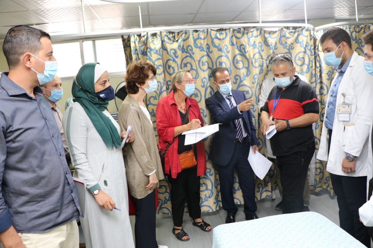 مستشفى الجامعة الأردنية يستقبل وفداً فرنسيّاً من مشروع دعم الإصلاح المُستدام لتأمين إصابات العمل في الأردن 