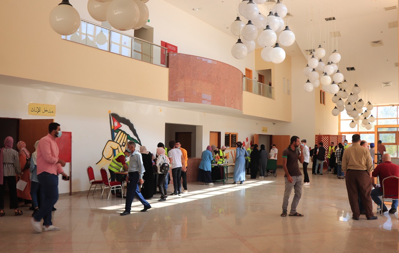 جامعة الحسين بن طلال تستقبل الطلبة المستجدين