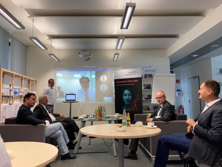 وفد من الجامعة الألمانية الأردنية يزور شركة سيمنز في ألمانيا