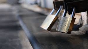 السياحة: إغلاق منشأة وانذار ومخالفة 17 أخرى لعدم التزامها بالتدابير الوقائية