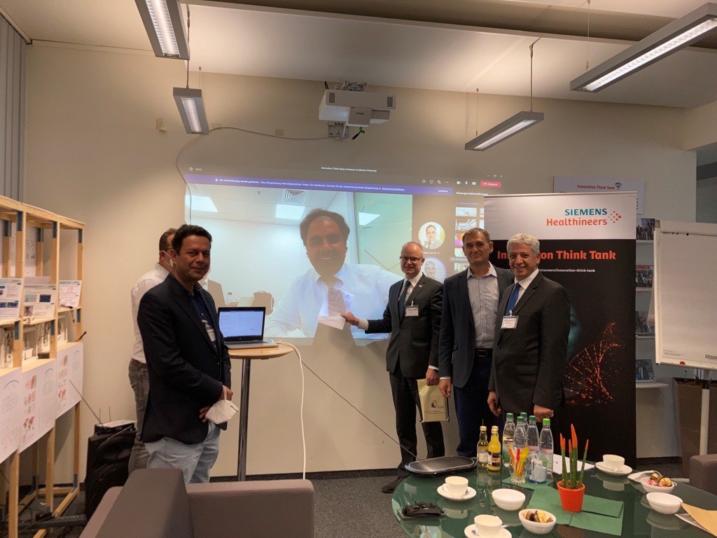 وفد من الجامعة الألمانية الأردنية يزور شركة سيمنز في ألمانيا