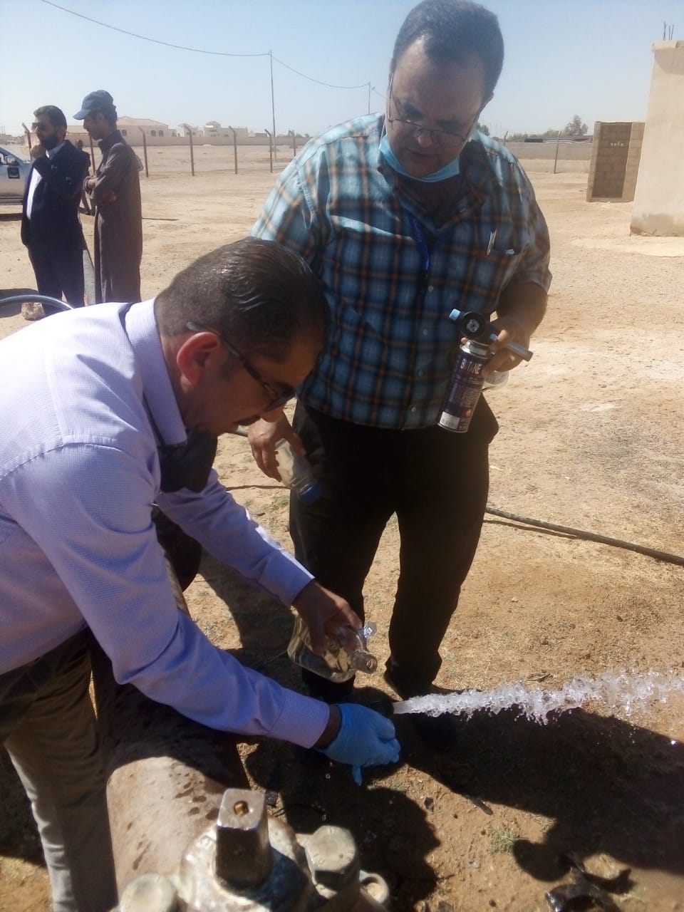  كريشان يتابع هاتفياً شكوى مواطني الجفرحول رائحة الكبريت المنبعثة من أحد آبار المياه غير العاملة