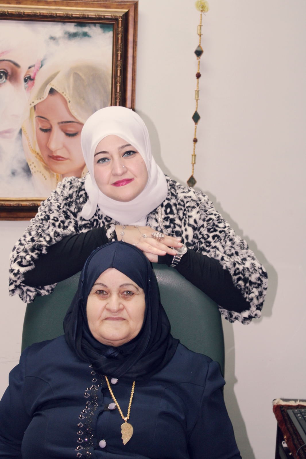 نعيمة المشايخ أم الأديبة د. سناء الشعلان تتحدّث عن تجربة أمومتها لها في تكريم مبادرة أكرموها