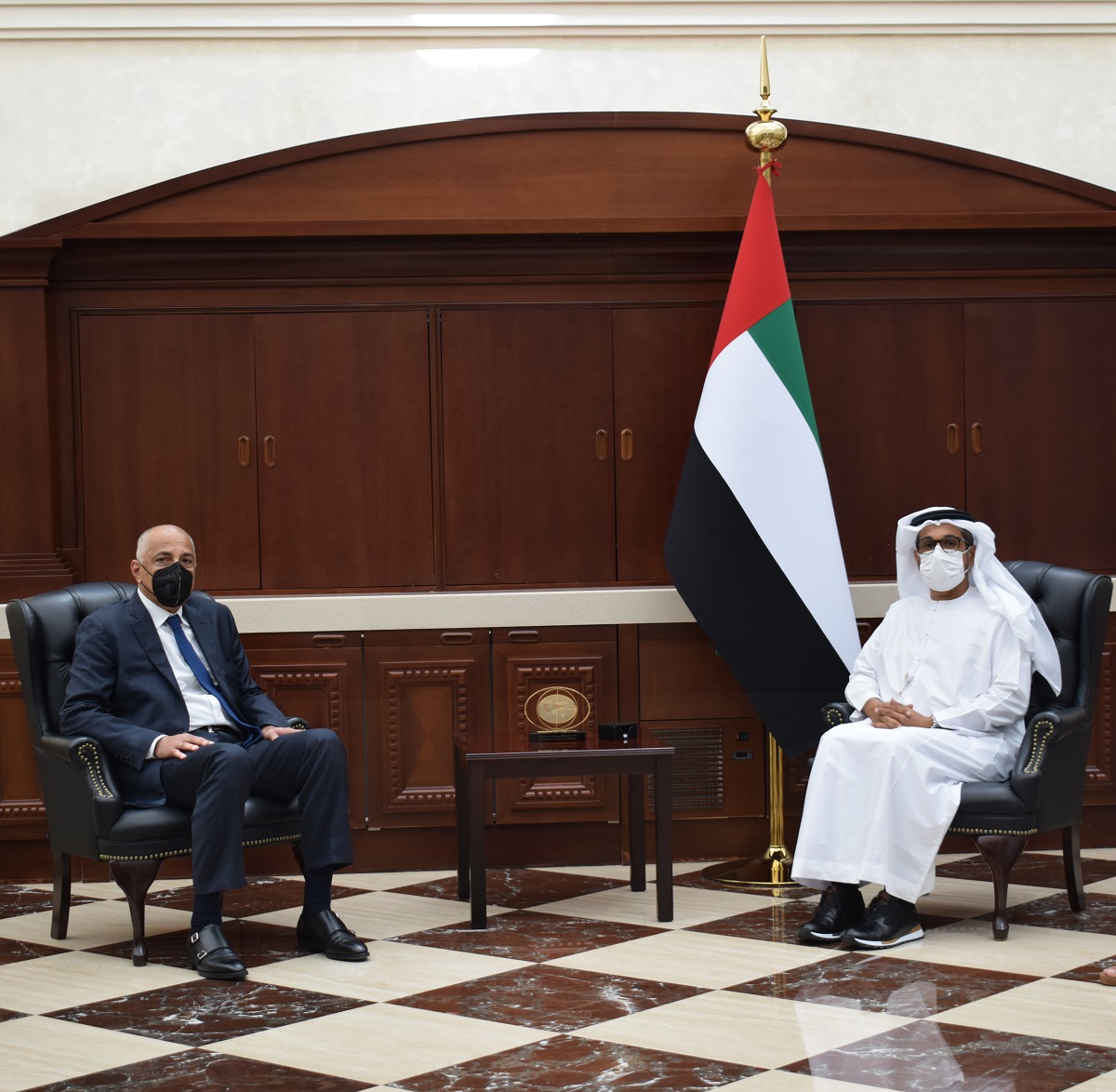 وفدٌ من البنك المركزي المصري يزور صندوق أبوظبي للتنمية ويبحث فرص تعزيز التعاون الاستثماري المشترك