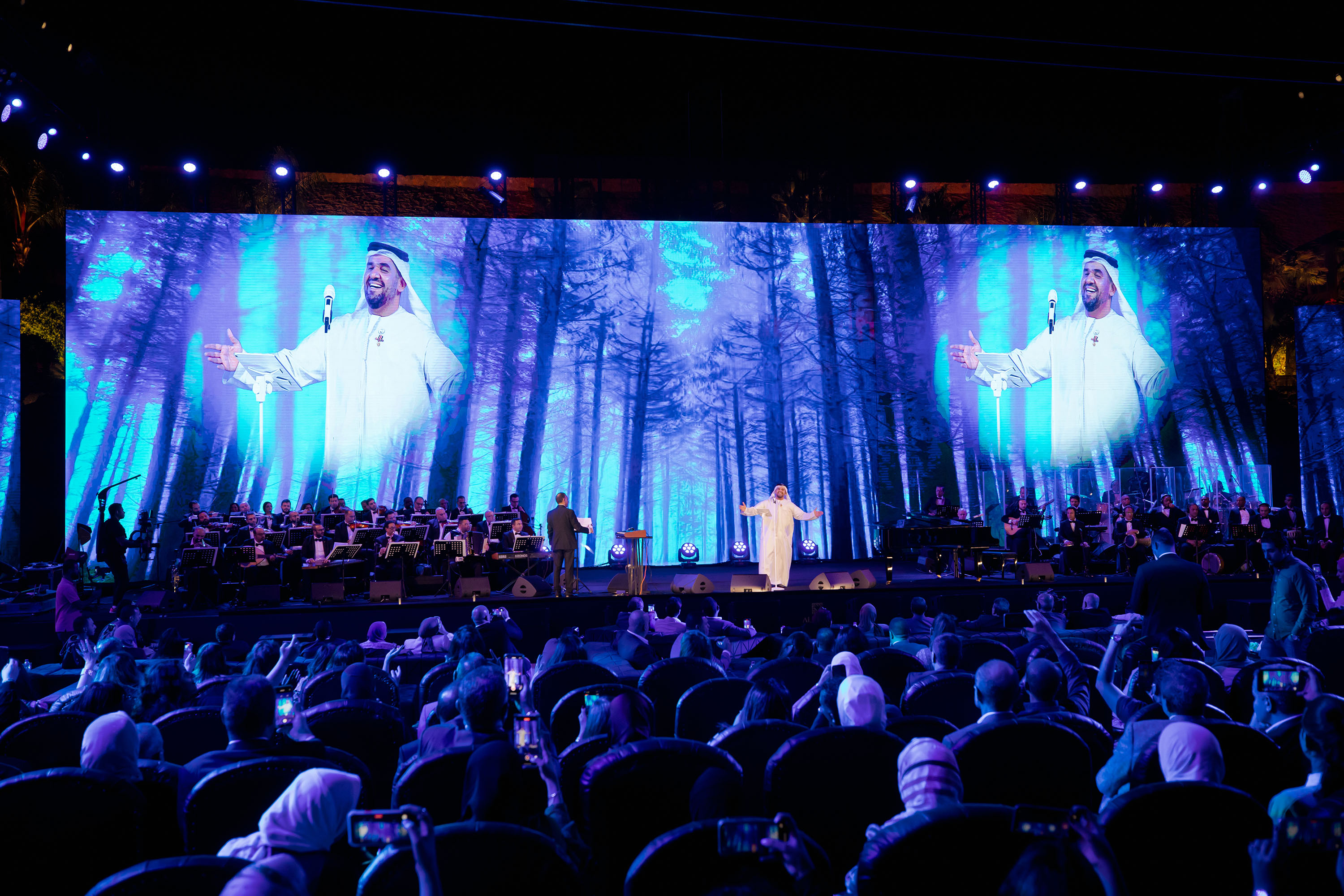 أ.د محمد طالب عبيدات يكتب :  التلوّن ما بين المنصب وخارجه