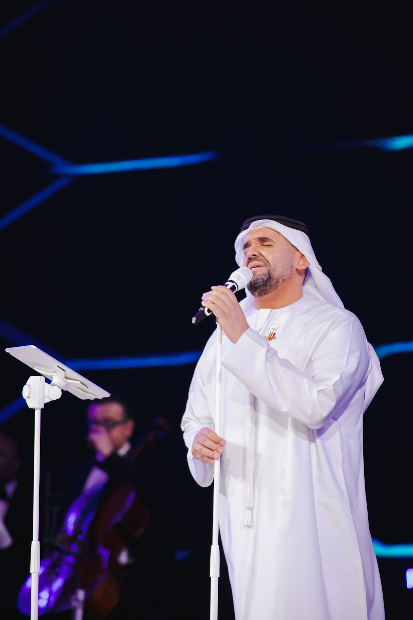 أ.د محمد طالب عبيدات يكتب :  التلوّن ما بين المنصب وخارجه