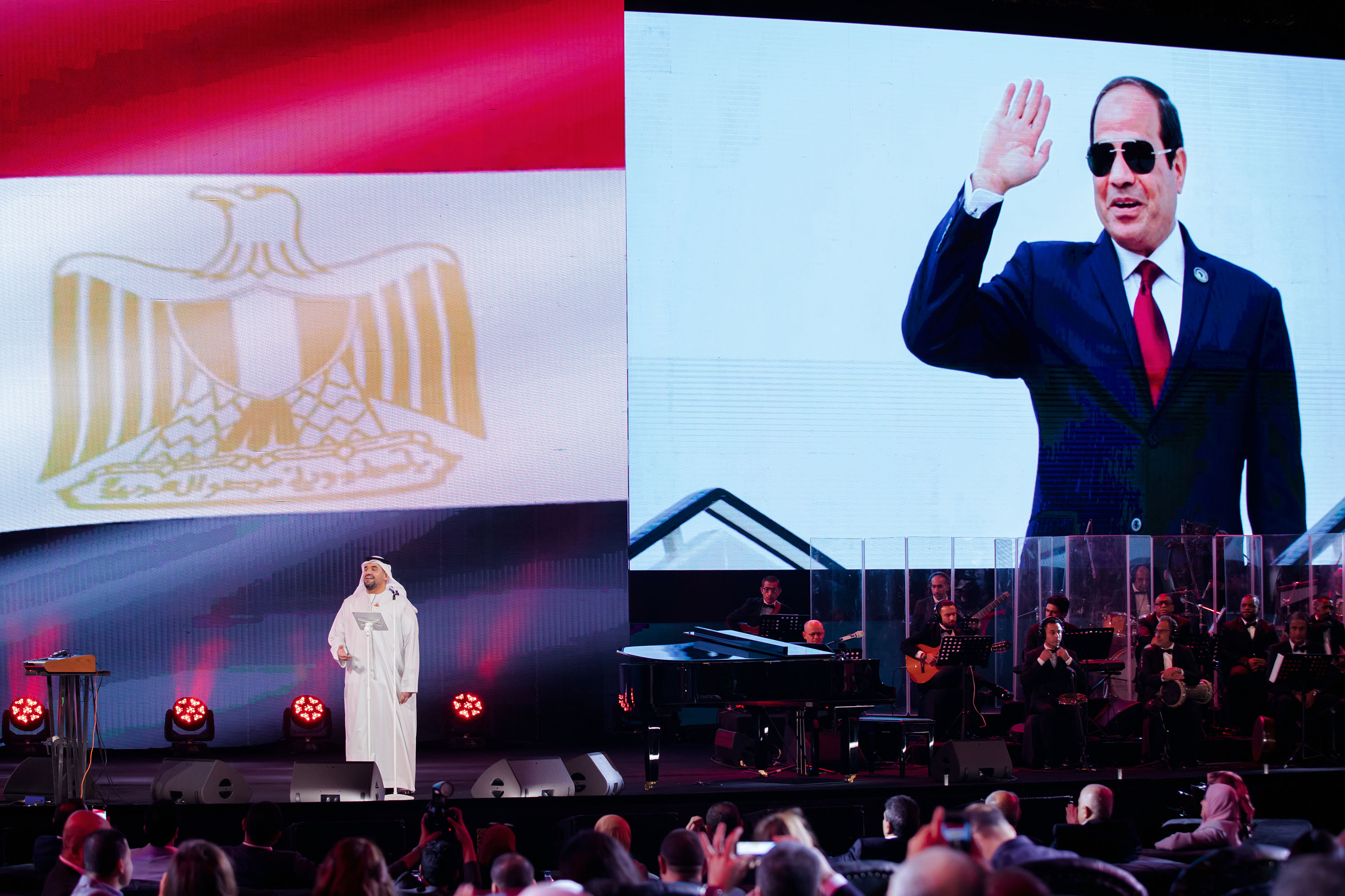 أ.د محمد طالب عبيدات يكتب :  التلوّن ما بين المنصب وخارجه