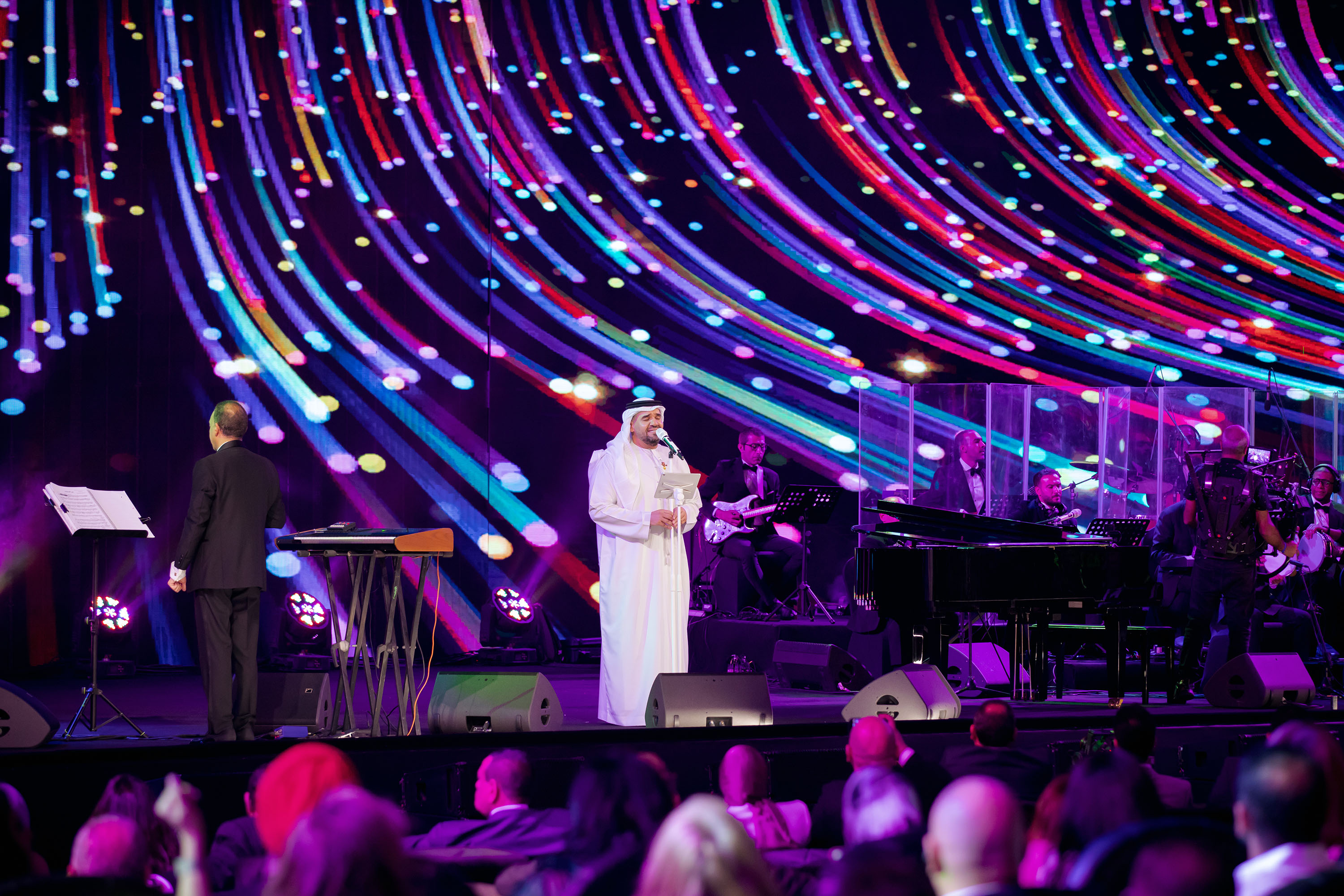 أ.د محمد طالب عبيدات يكتب :  التلوّن ما بين المنصب وخارجه