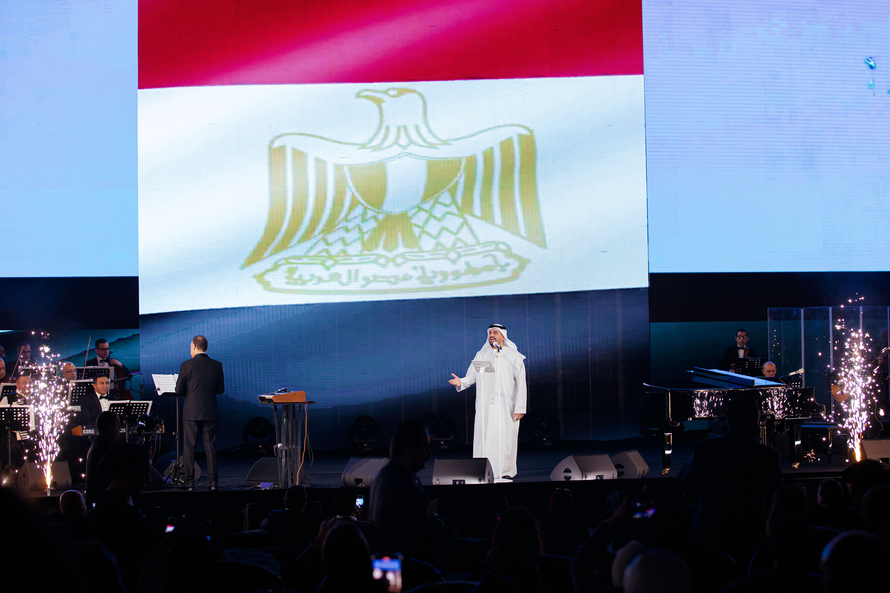 أ.د محمد طالب عبيدات يكتب :  التلوّن ما بين المنصب وخارجه