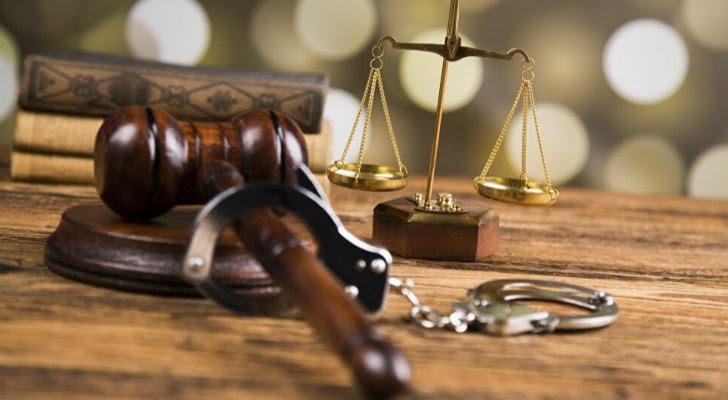 إدانة 8 موظفين حكوميين بالفساد وتضمينهم مبلغ 11 ألف دينار