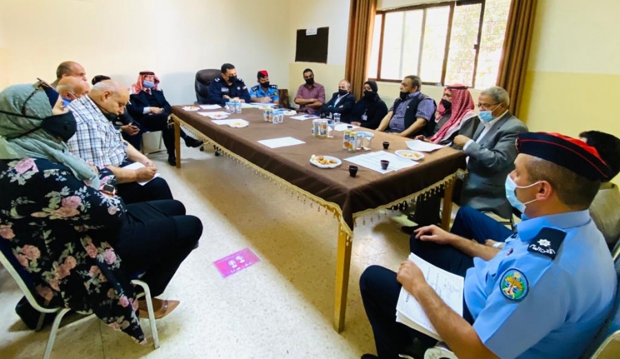 الرائد البدارنة،، يترأس اجتماعا لاعضاء مجلس محلي امن مادبا الغربي