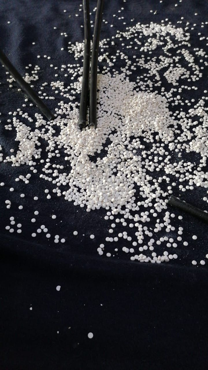 إدارة مكافحة المخدرات : إحباط تهريب نصف مليون حبة مخدرة اخفيت داخل احدى مركبات الشحن  