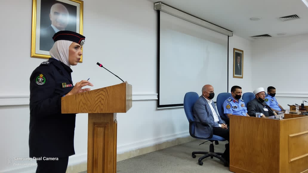 ندوة مبادرة افراحنا أمنه في بلدية السلط بالتعاون مع الشرطة المجتمعية 