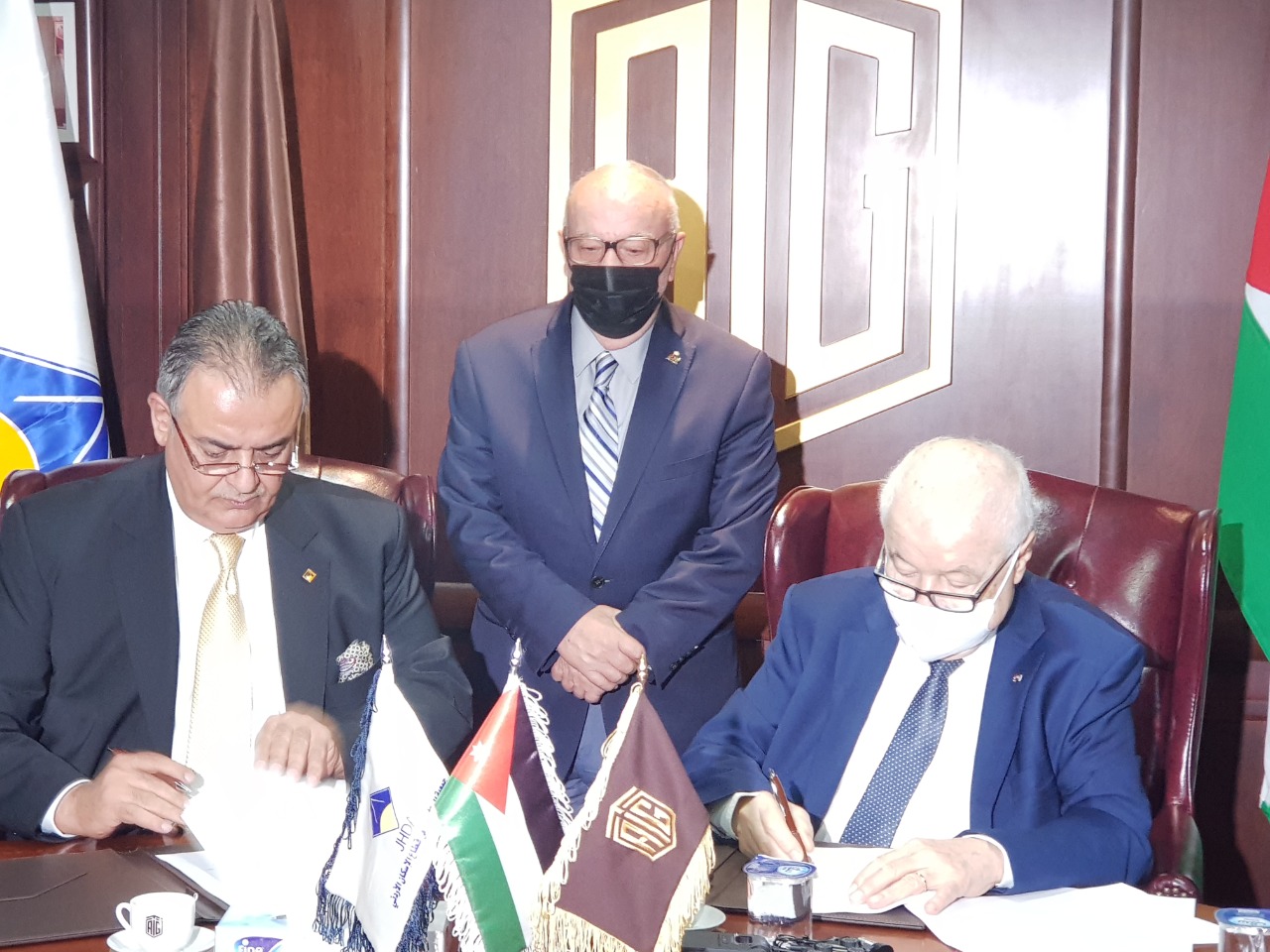 وزير الاشغال يرعى توقيع اتفاقية تعاون بين جمعية المستثمرين في قطاع الإسكان ومجموعة طلال أبو غزالة