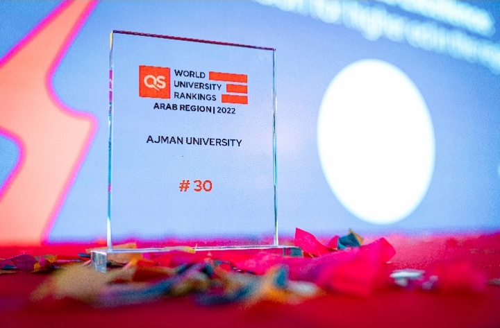 جامعة عجمان ترتقي سُلّم التصنیفات الإقلیمیة لتصبح ضمن أفضل 30 جامعة في  المنطقة العربیة