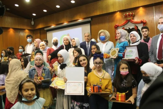ملتقى بناة المستقبل يكرم الفائزين بجوائزه الإبداعية