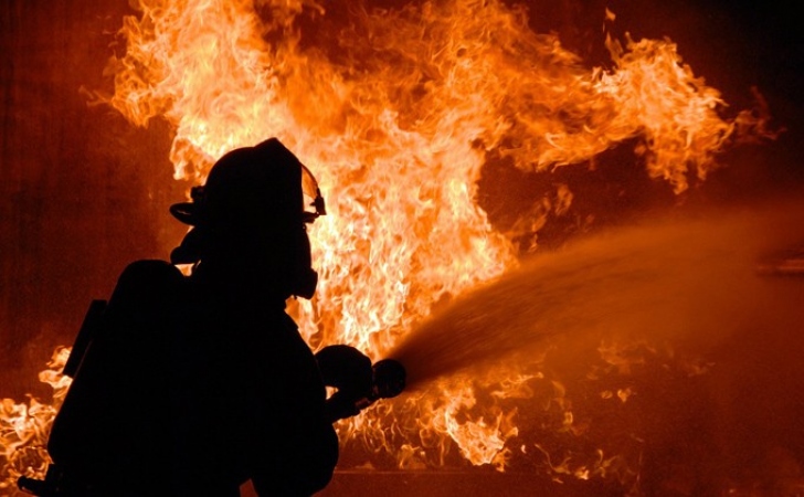 الكويت تعلن السيطرة على حريق في مصفاة الأحمدي للبترول