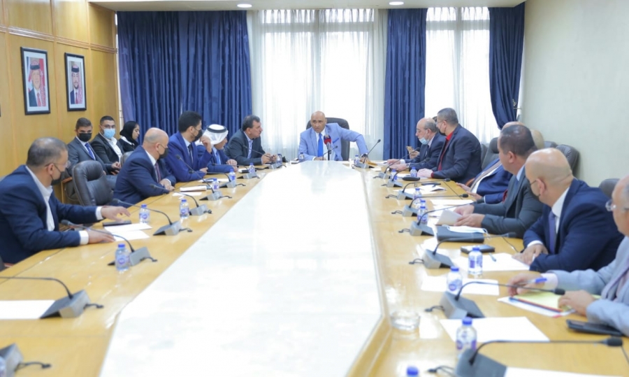 الصحة النيابية تقف على آخر مستجدات حالات التسمم بـالشيغيلا