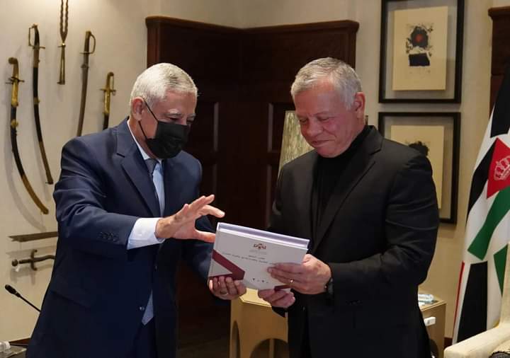 الملك يتسلم تقارير السلطة القضائية والمحاسبة والفساد