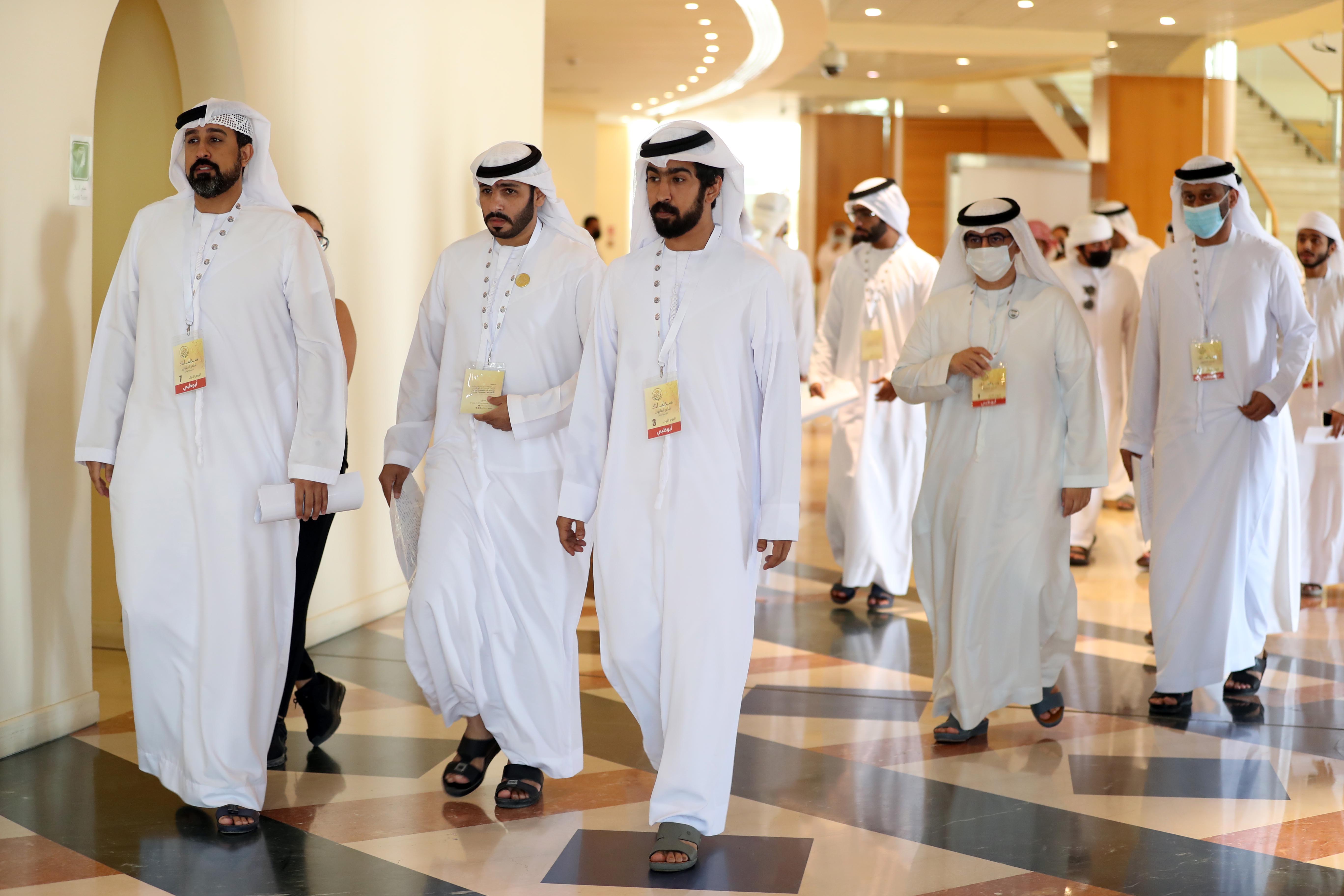 لجنة تحكيم برنامج شاعر المليون تختتم مقابلات سلطنة عُمان..  وتستقبل شعراء في أبوظبي على مدار يومين