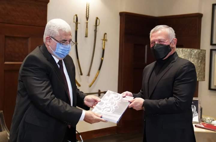 الملك يتسلم تقارير السلطة القضائية والمحاسبة والفساد