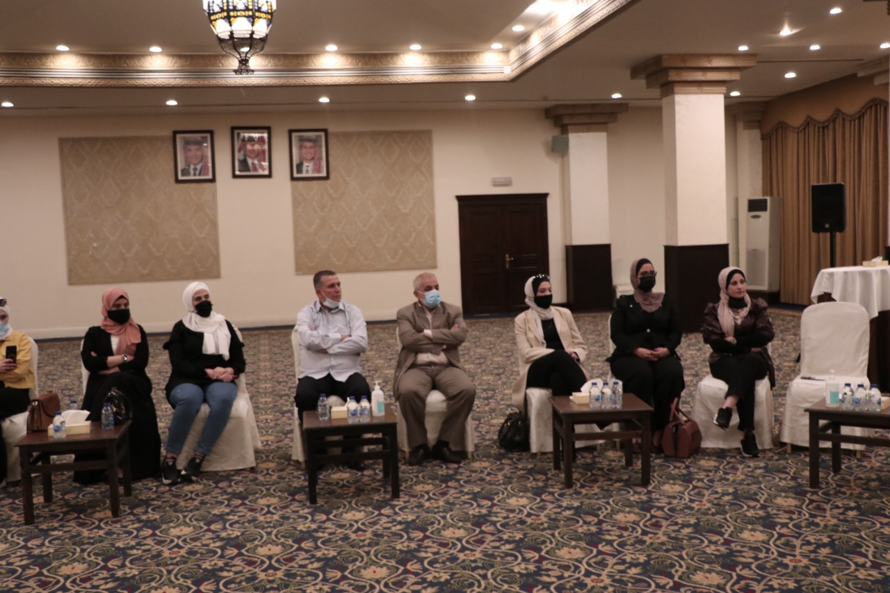 مندوباً عن رئيس الوزراء .. النابلسي يحاور أعضاء المؤتمر الوطني للشباب للتوعية والتطوير 