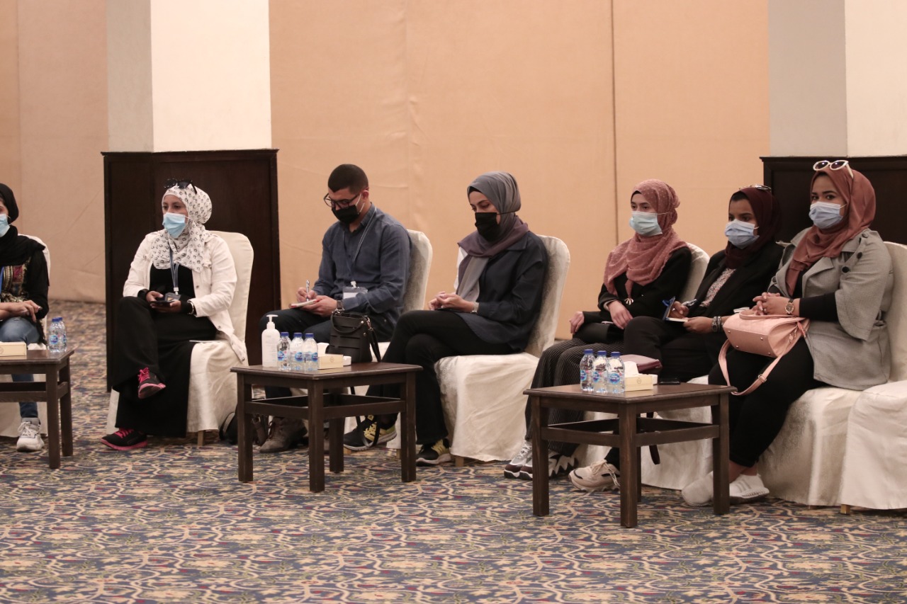 مندوباً عن رئيس الوزراء .. النابلسي يحاور أعضاء المؤتمر الوطني للشباب للتوعية والتطوير 