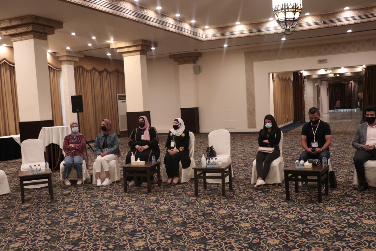 مندوباً عن رئيس الوزراء .. النابلسي يحاور أعضاء المؤتمر الوطني للشباب للتوعية والتطوير 