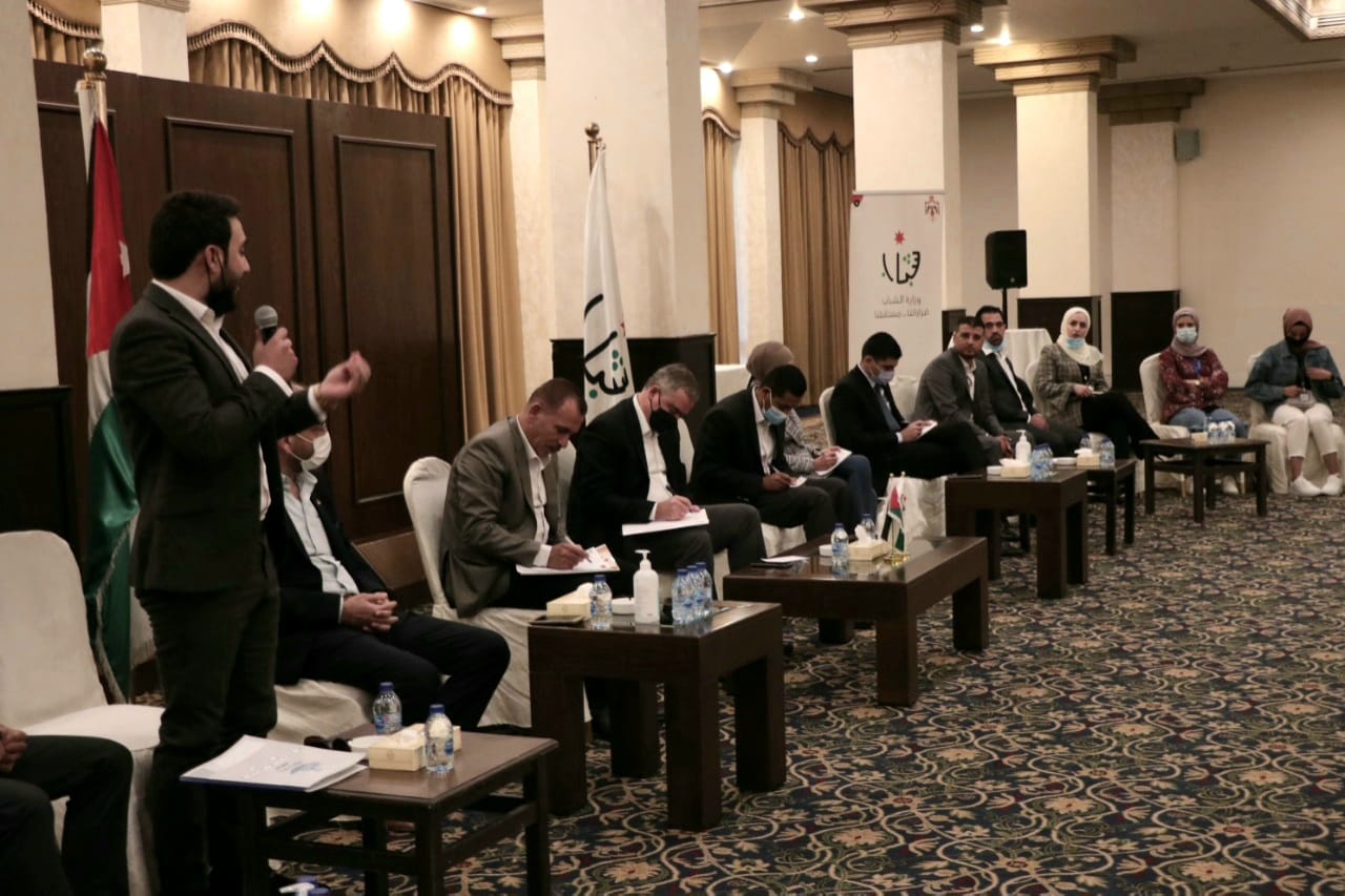 مندوباً عن رئيس الوزراء .. النابلسي يحاور أعضاء المؤتمر الوطني للشباب للتوعية والتطوير 