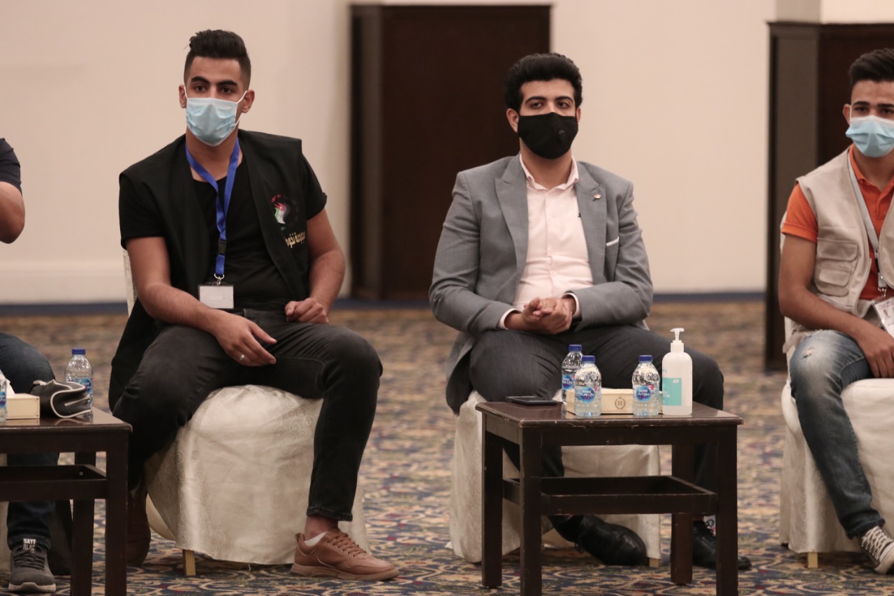 مندوباً عن رئيس الوزراء .. النابلسي يحاور أعضاء المؤتمر الوطني للشباب للتوعية والتطوير 