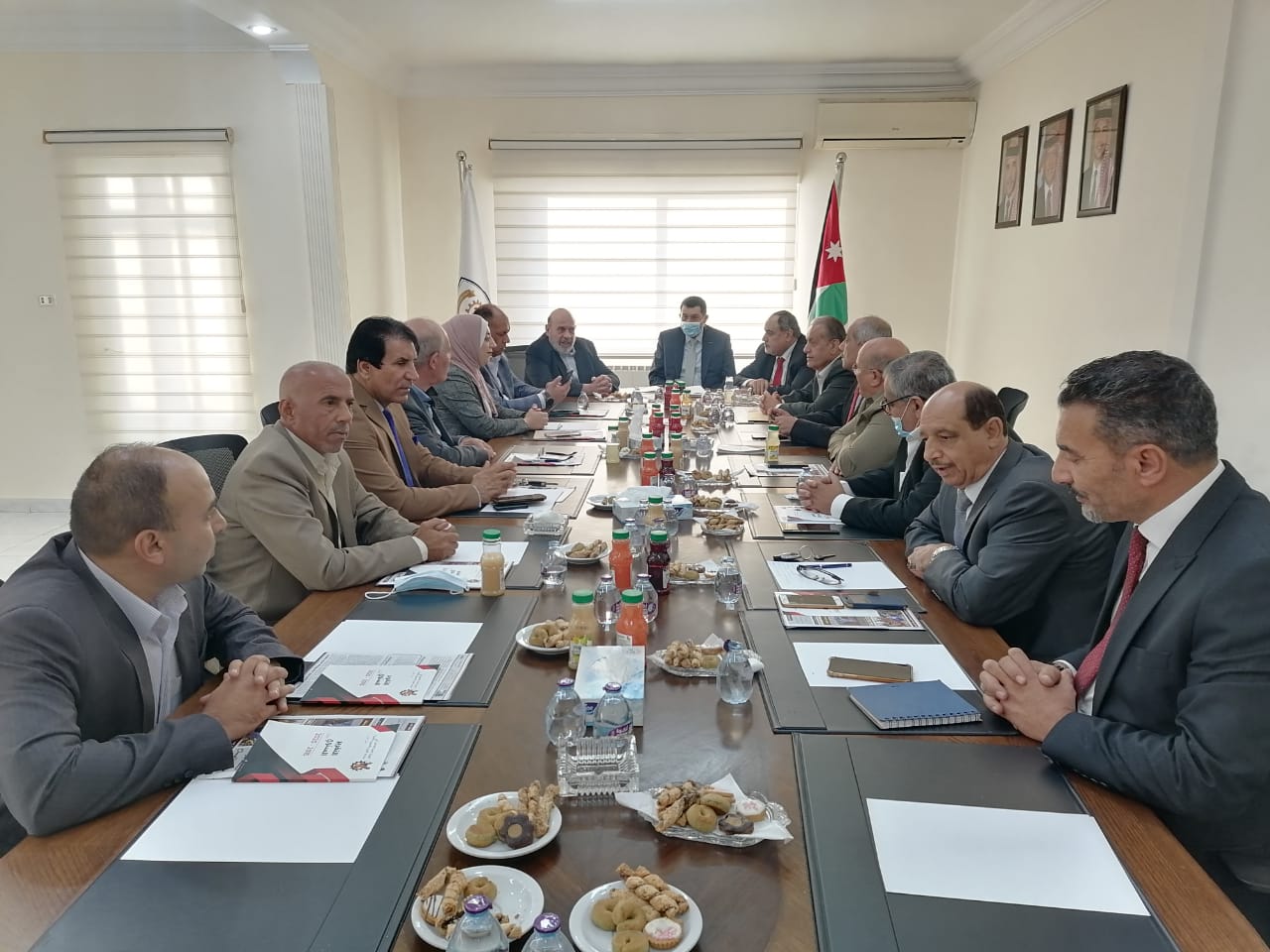 وزير العمل يلتقي الاتحاد العام لنقابات عمال الأردن