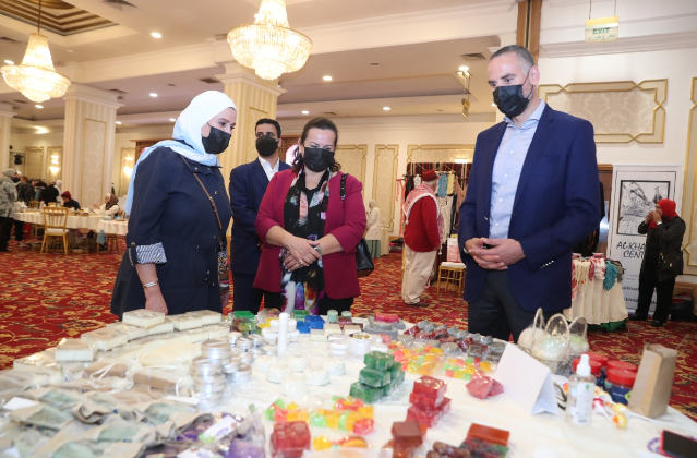 الأميرة سناء عاصم تفتتح سوق حياة