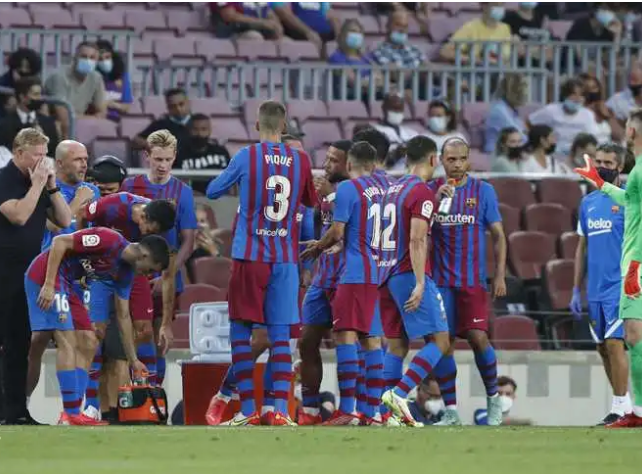 كومان يحشد أسلحة برشلونة لمواجهة دينامو كييف