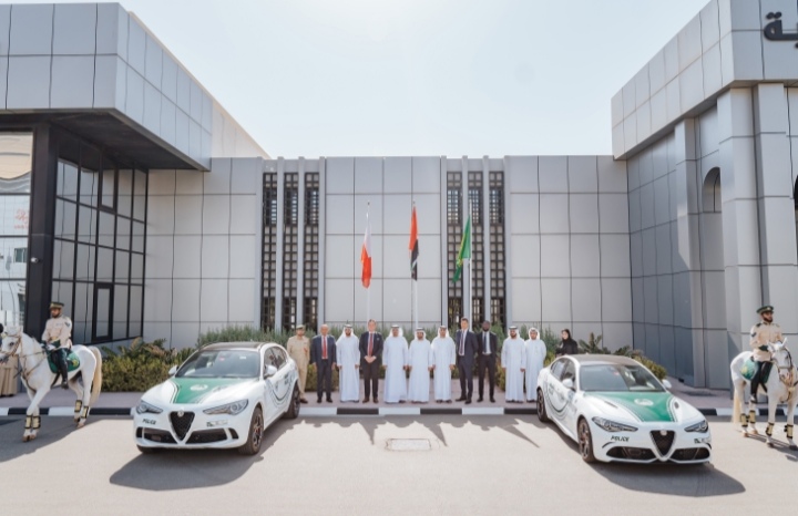 شرطة دبي تعزز دورياتها الفارهة بطرازي جوليا كوادريفوليو و ستلفيو كوادريفوليو من سيارات ألفا روميو