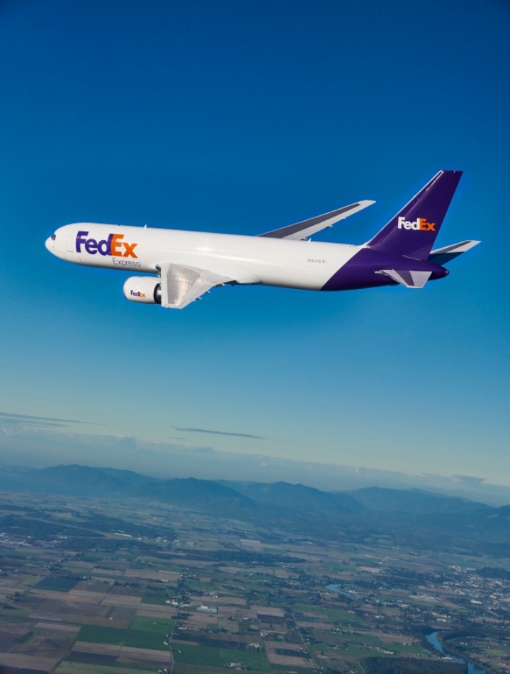 فيديكس إكسبريس تطلق خدماتها المباشرة في الأردن